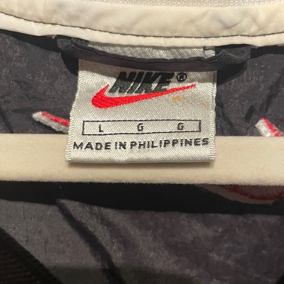 NIKE swoosh windbreaker, white,black and red, Size US L - Picture 4 of 6